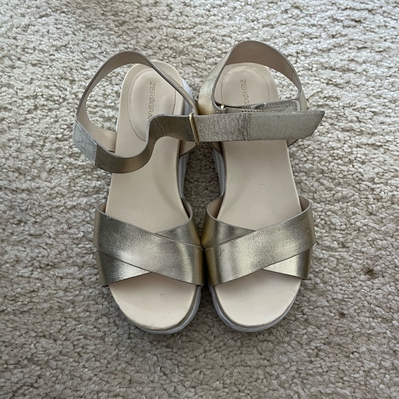 💛 Cole haan zerogrand gold sandal size 6 - Picture 1 of 2